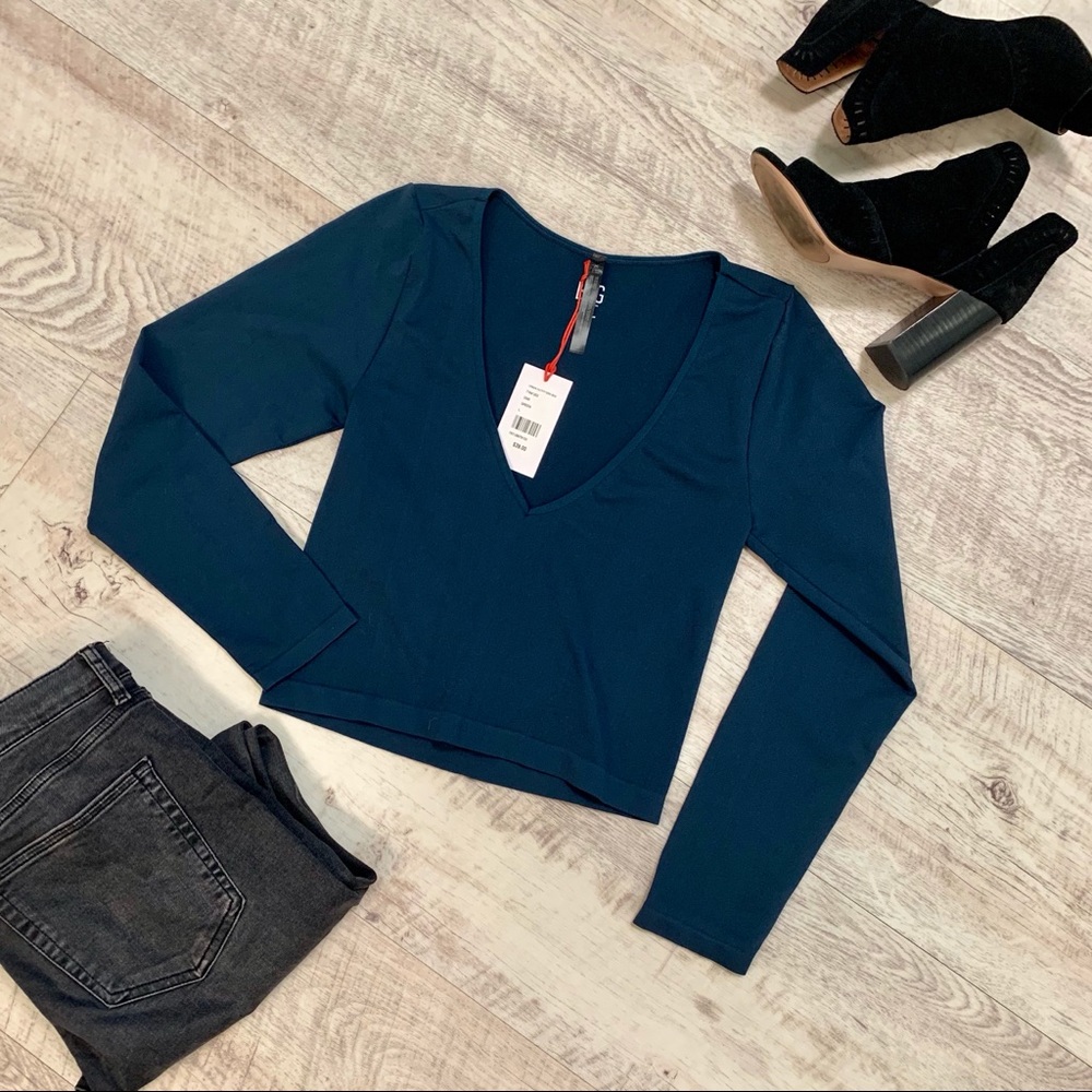 🆕 BDG Urban Outfitters Long Sleeve Crop Top, Sz L